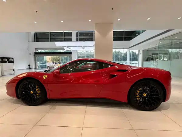Ferrari 488 2015