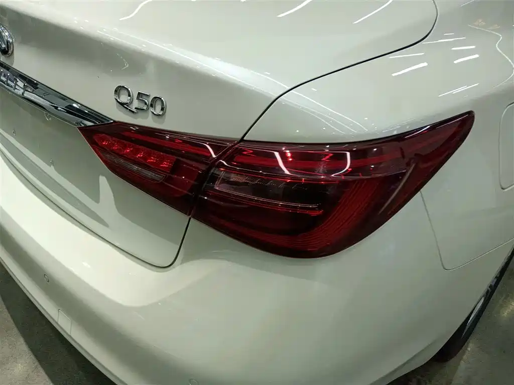 Infiniti Q50L 2019 — фото 24