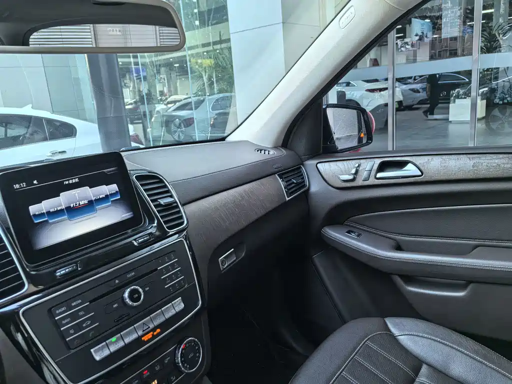 Mercedes-Benz GLE 2018 — фото 19