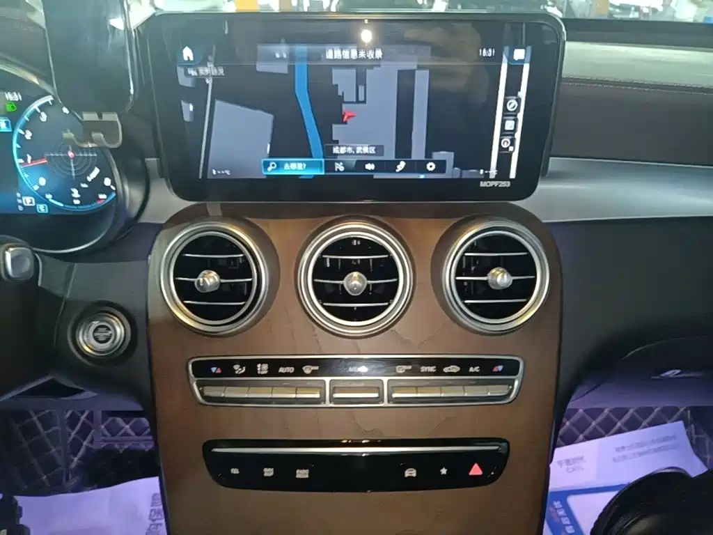 Mercedes-Benz GLC 2020 — фото 13