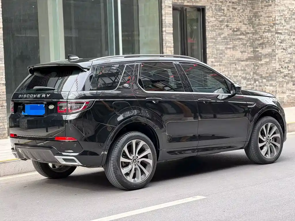 Land Rover Discovery Sport 2023 — фото 3