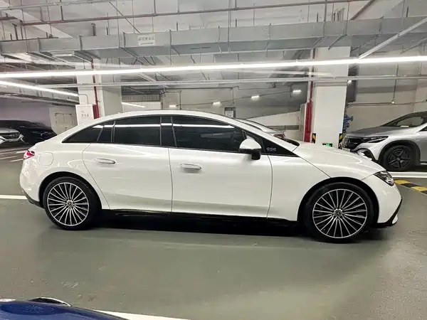 Mercedes-Benz EQE 2022