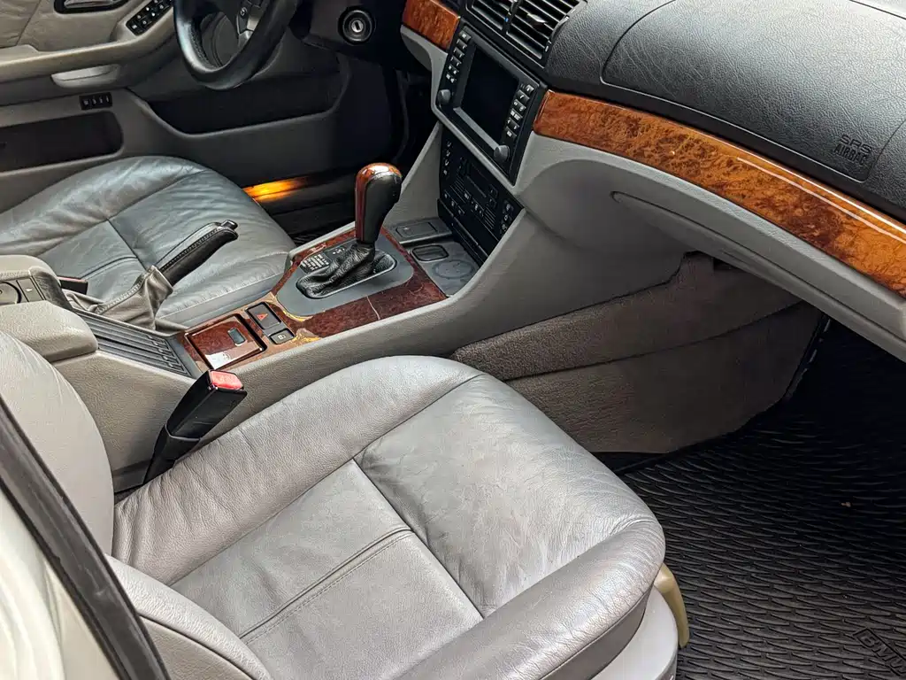 BMW 5 Series 2002 — фото 15