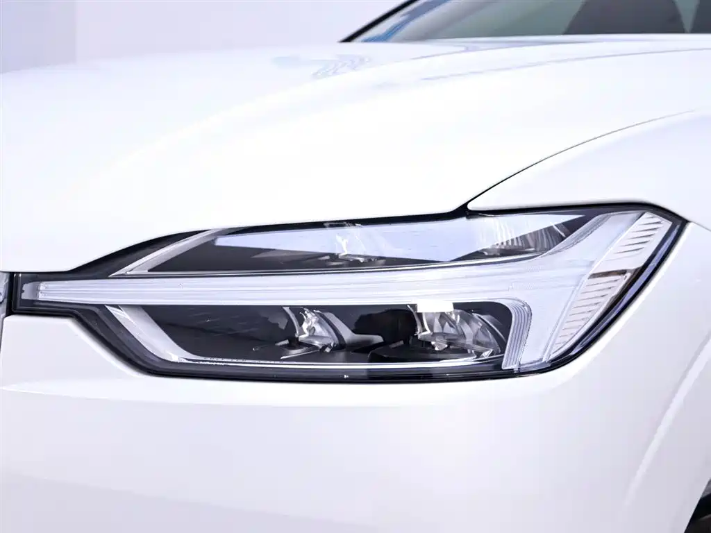 Volvo XC60 2020 — фото 4