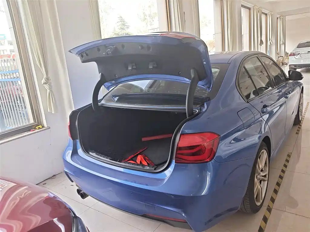 BMW 3 Series 2017 — фото 15