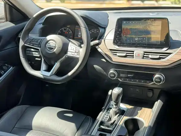 Nissan Teana 2022