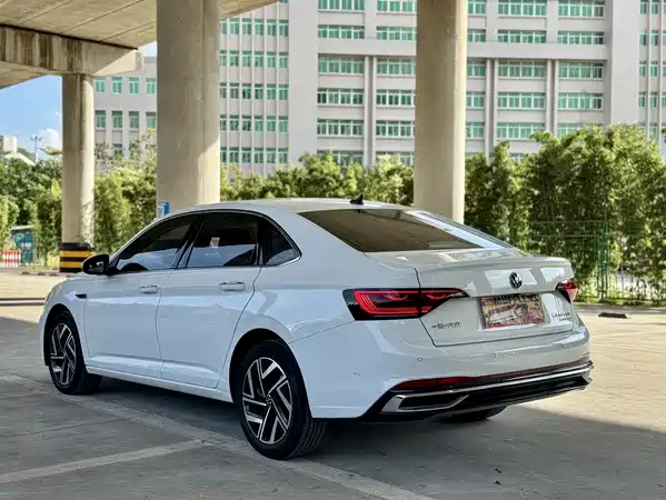 Volkswagen Sagitar 2023