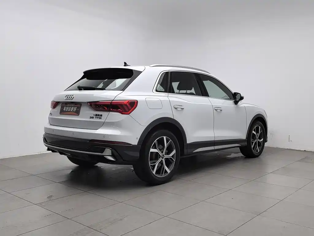 Audi Q3 2023 — фото 2