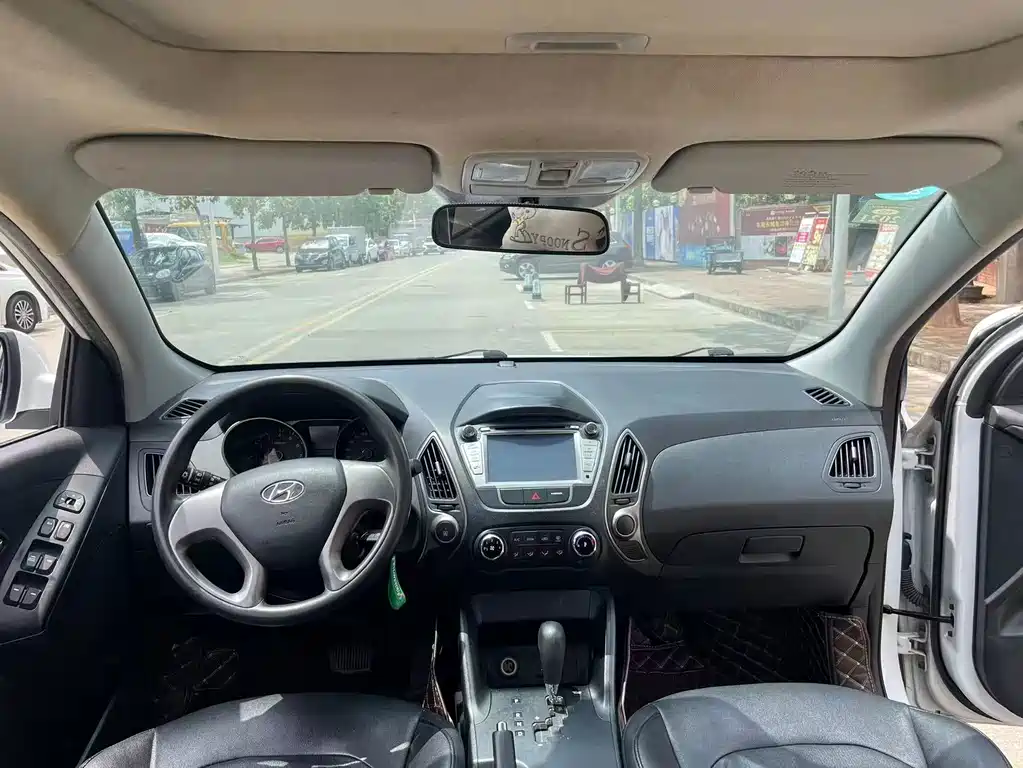 Hyundai ix35 2015 — фото 10