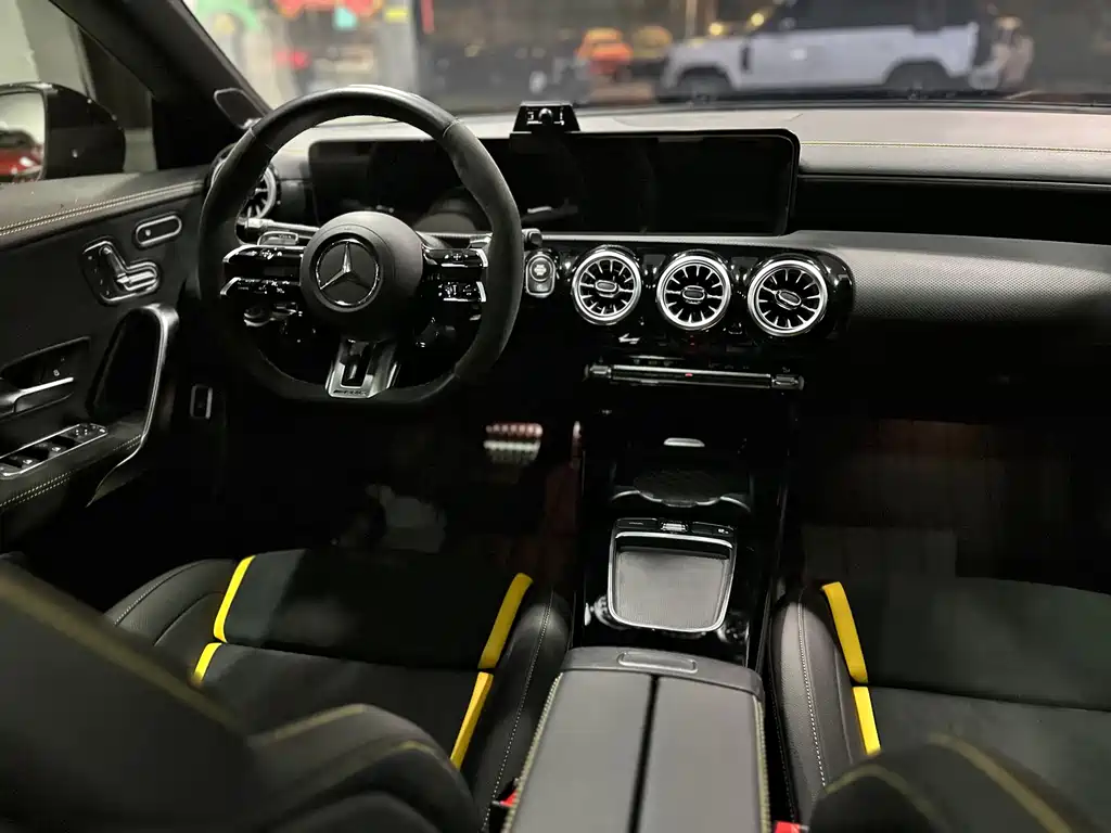 Mercedes-Benz Mercedes CLA AMG 2025 — фото 13