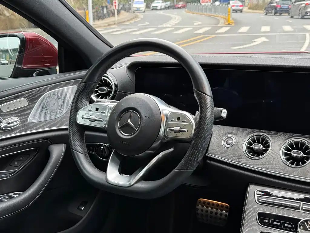 Mercedes-Benz CLS 2020 — фото 14
