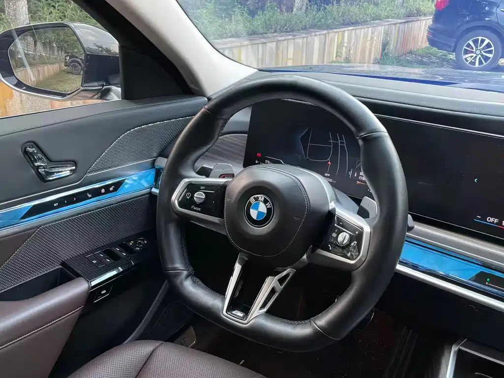BMW 7 Series 2023 — фото 11