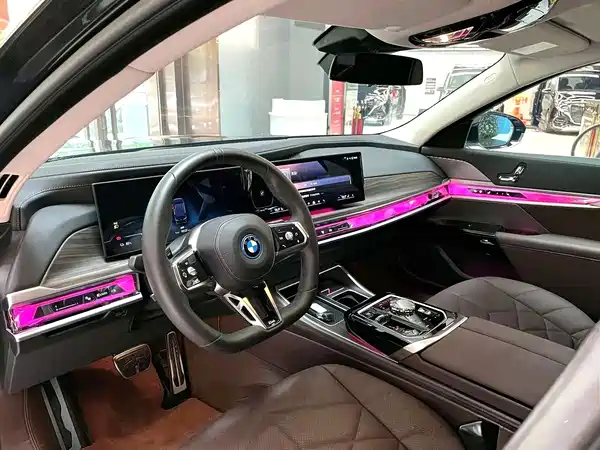 BMW i7 2024