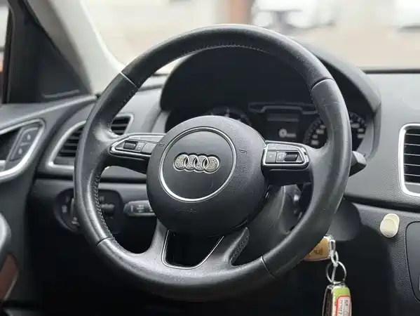 Audi Q3 2015