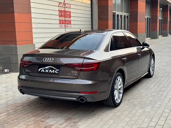 Audi A4L 2018