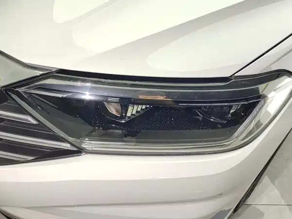Volkswagen Sagitar 2020