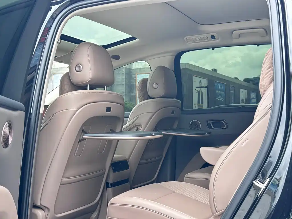 Li Auto i8 2025 — фото 12