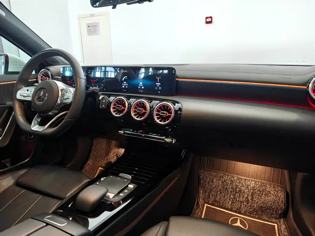 Mercedes-Benz A-Class 2022 — фото 12