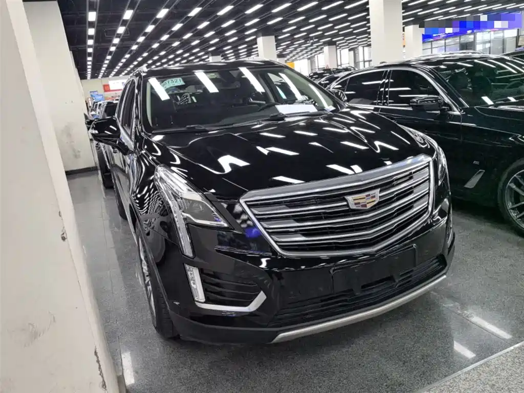 Cadillac XT5 2017 — фото 22