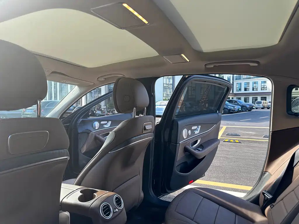 Mercedes-Benz E-Class 2020 — фото 21