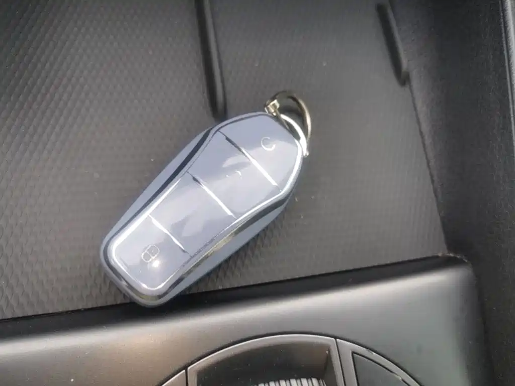 BYD Seal 05 DM-i 2025 — фото 9