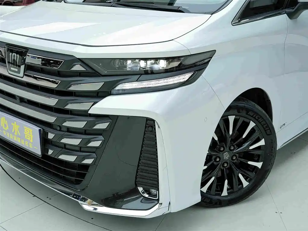 Toyota Vellfire 2023 — фото 23