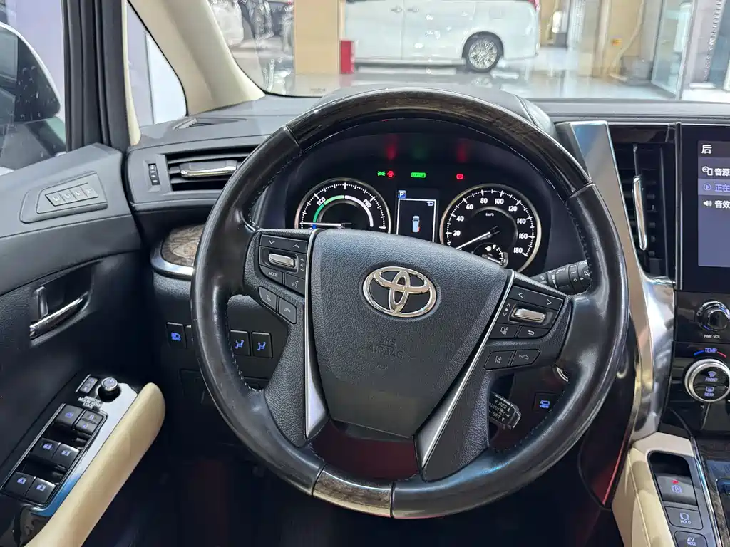 Toyota Alphard 2020 — фото 15