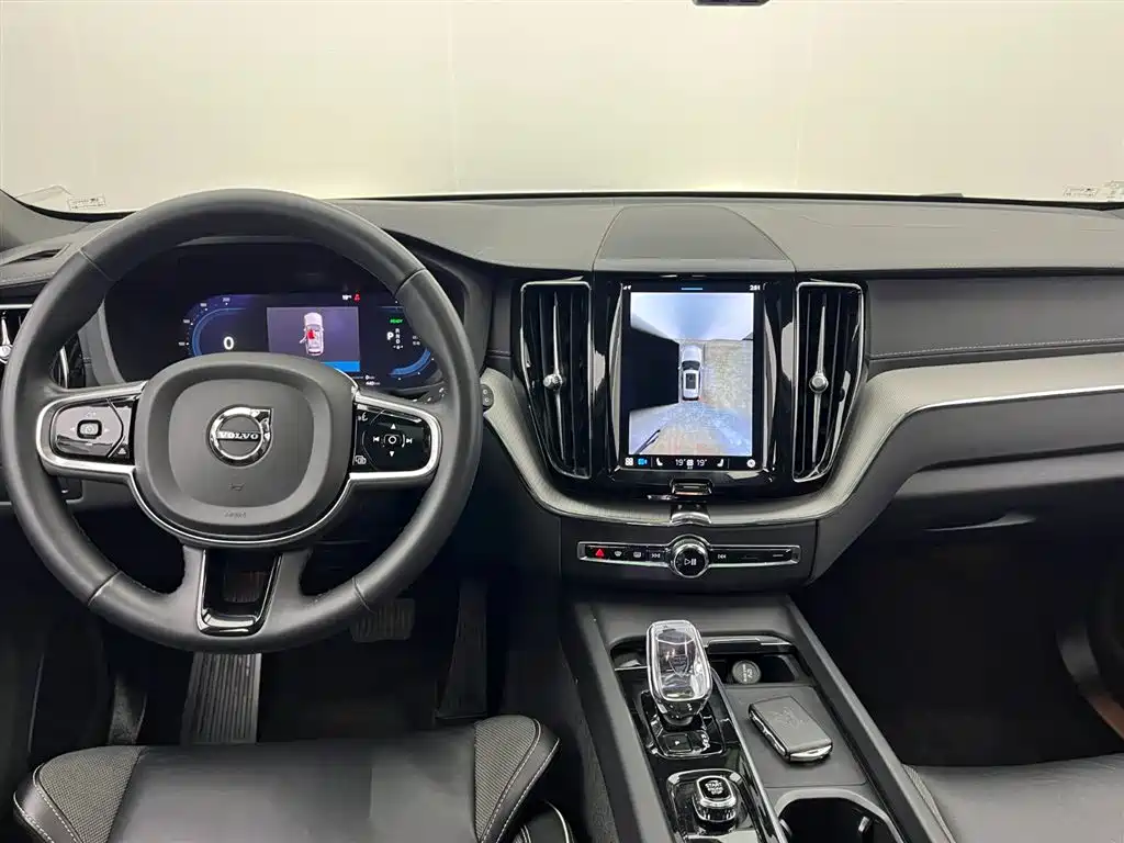 Volvo XC60 PHEV 2023 — фото 7