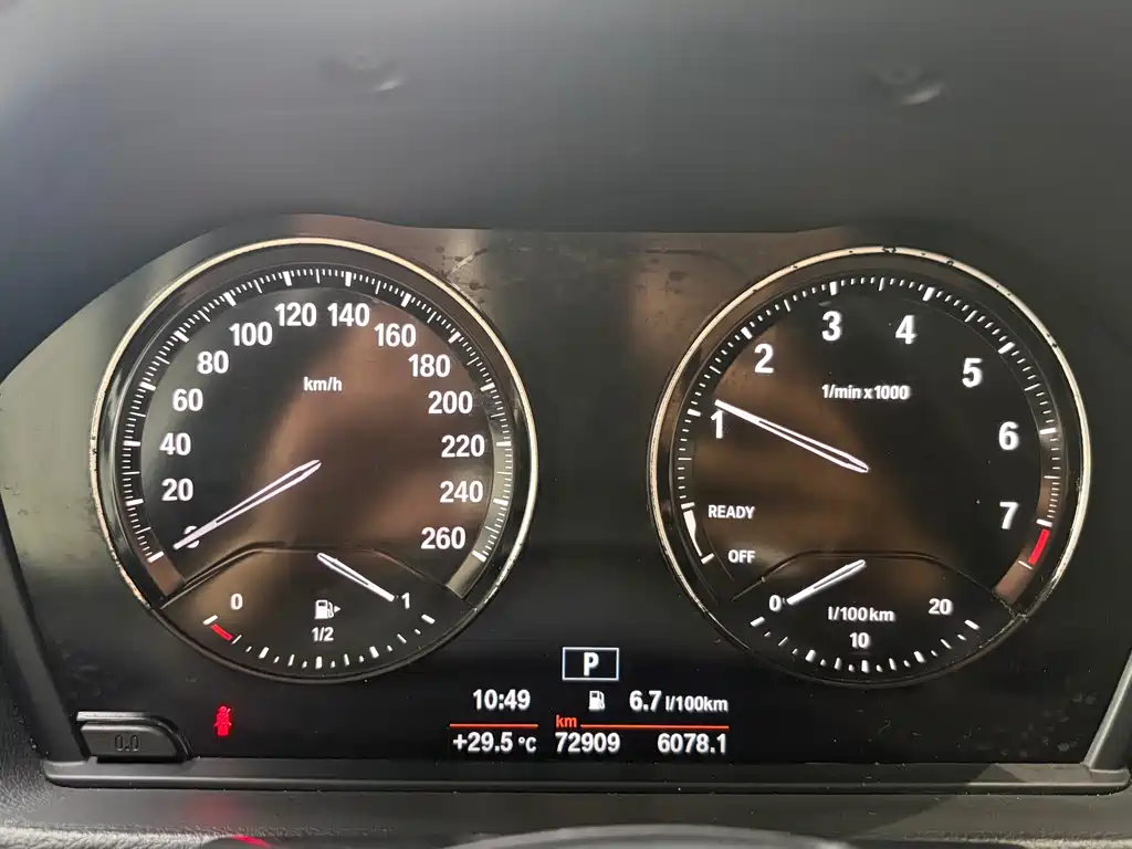 BMW 1 Series 2018 — фото 16