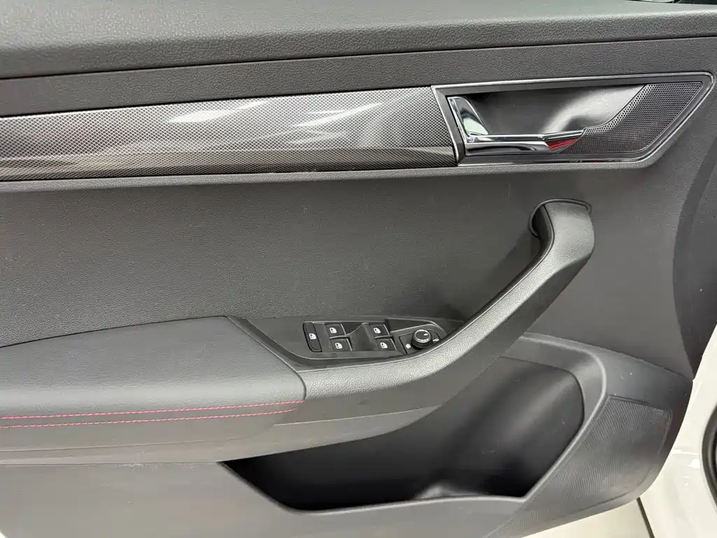 Skoda Karoq 2021 — фото 13
