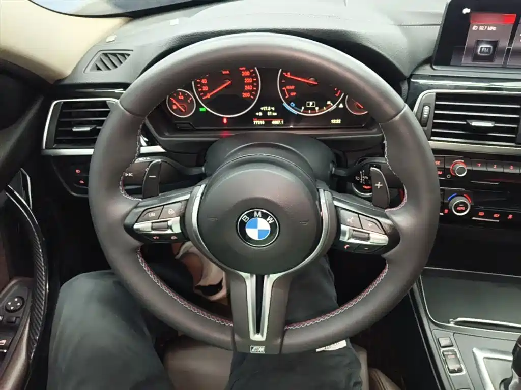BMW 3 Series 2019 — фото 11