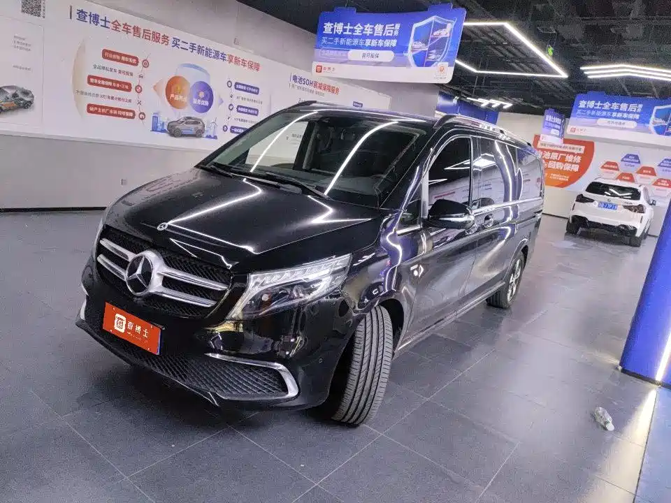 Mercedes-Benz V-Class 2022 — фото 1