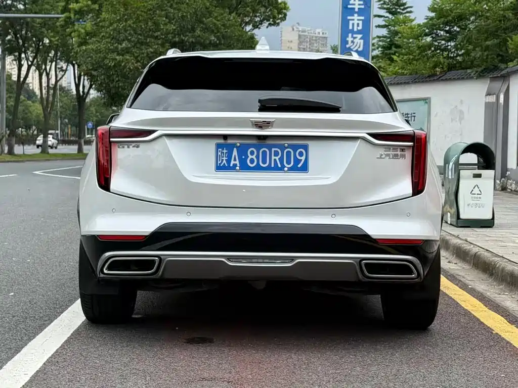 Cadillac GT4 2023 — фото 10