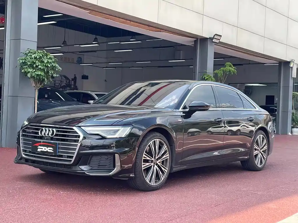 Audi A6L 2022 — фото 1