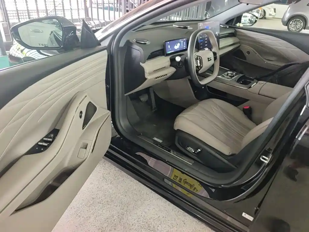 Geely Galaxy Starshine 8 2025 — фото 16