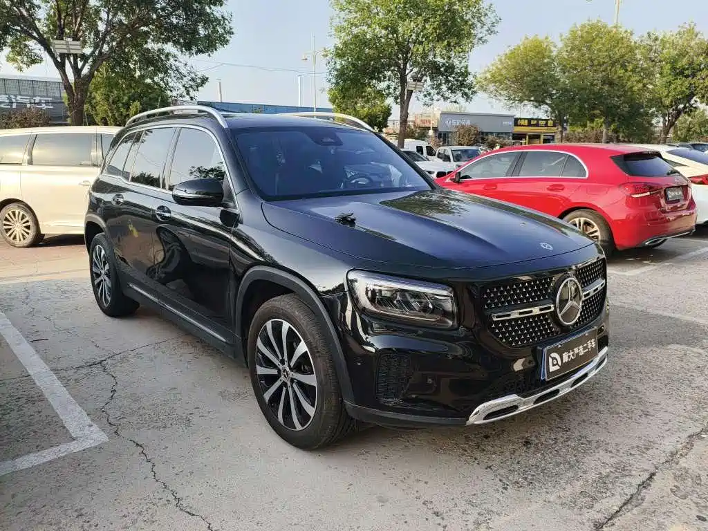 Mercedes-Benz GLB 2024