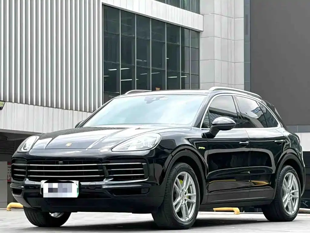 Porsche Cayenne Hybrid 2023