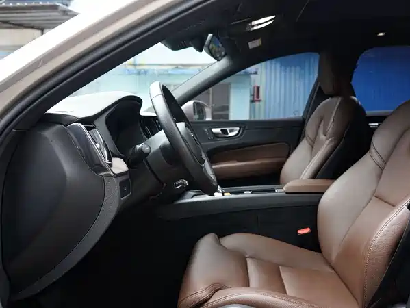 Volvo XC60 2023