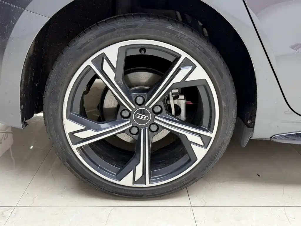 Audi A3 2023 — фото 22