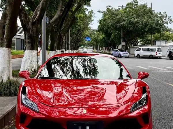 Ferrari F8 2021