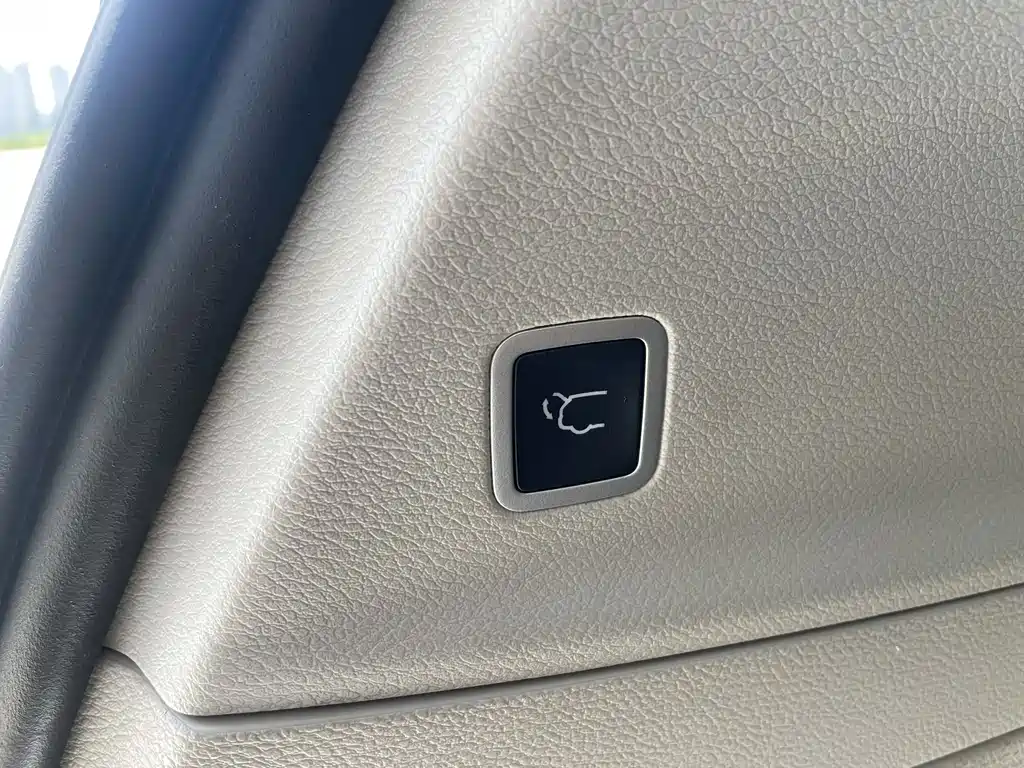 Chrysler Grand Voyager PHEV 2025 — фото 16