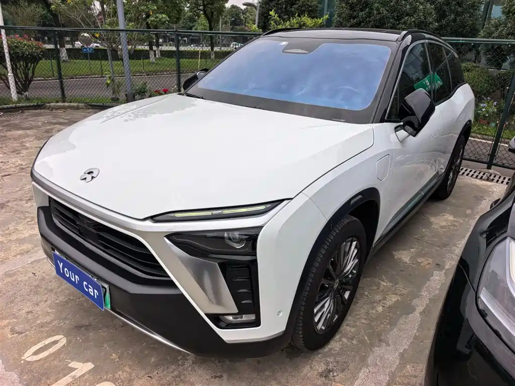 NIO ES8 2021