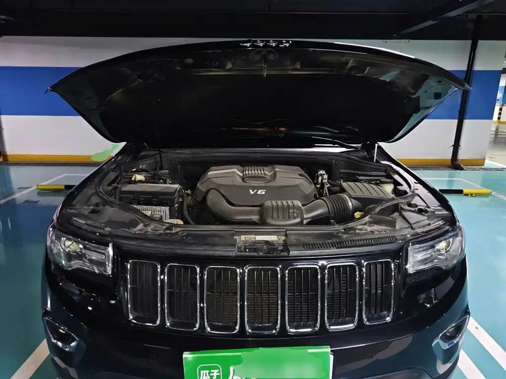 Jeep Grand Cherokee 2014 — фото 11