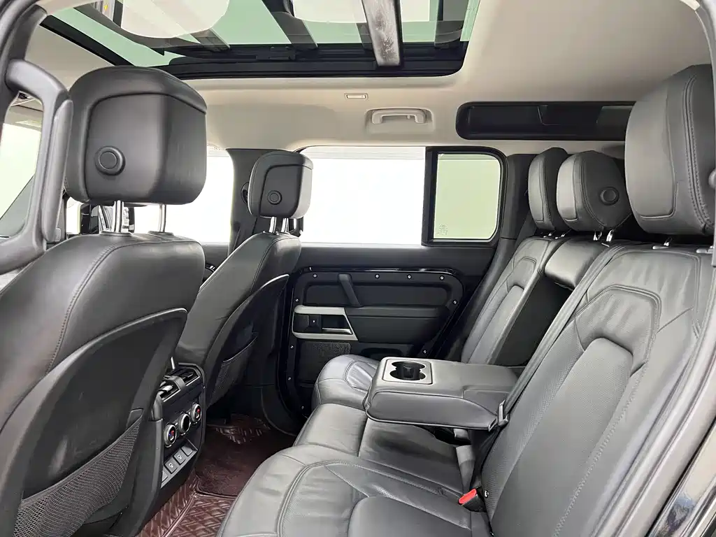 Land Rover Defender 2022 — фото 16