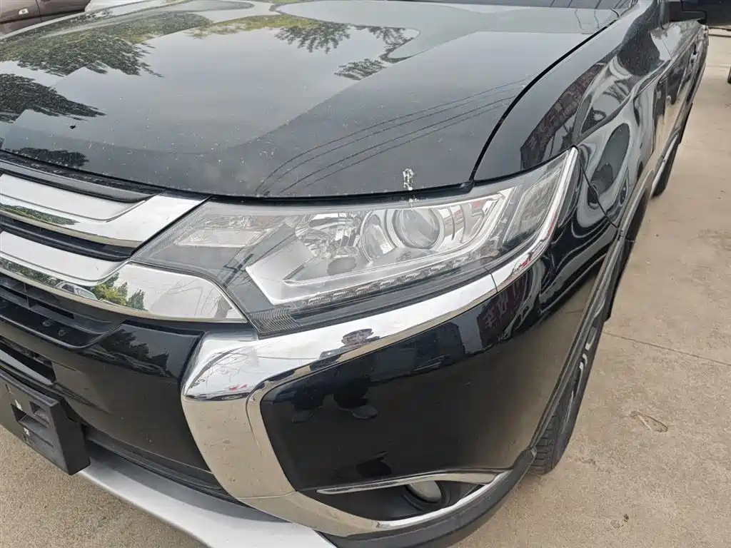 Mitsubishi Outlander 2018 — фото 18