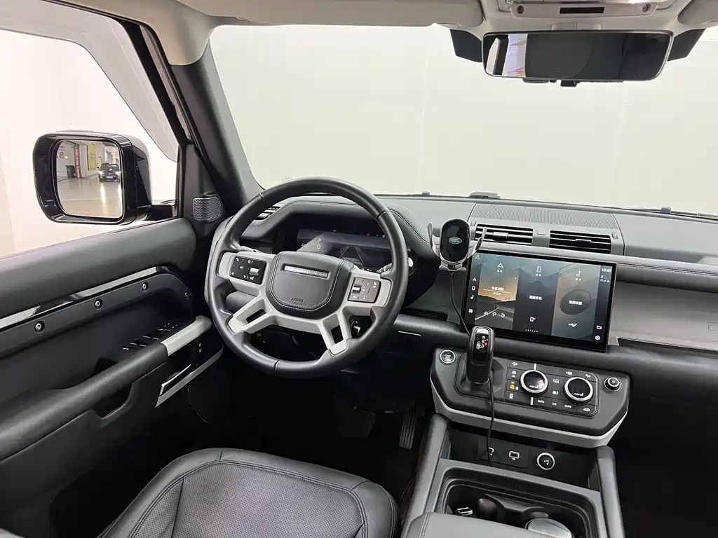 Land Rover Defender 2022 — фото 12
