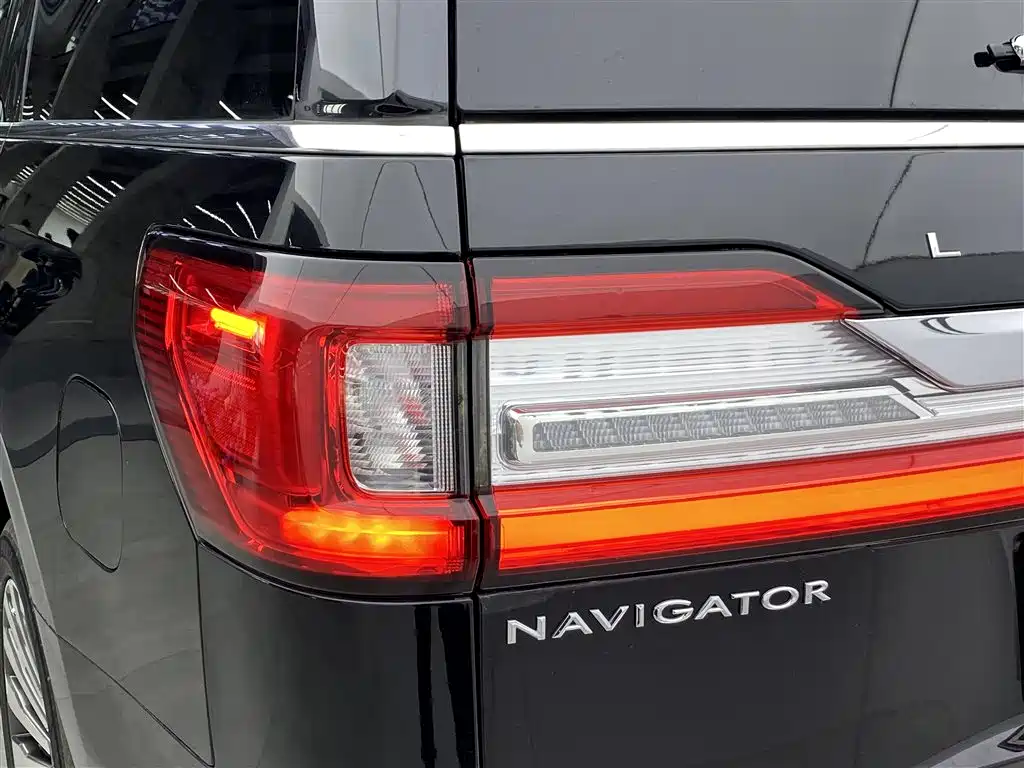 Lincoln Navigator 2021 — фото 13