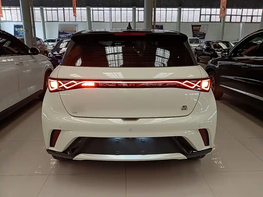 BYD Dolphin 2023