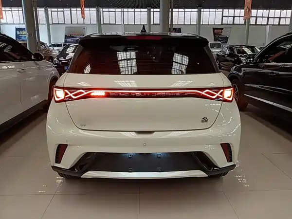 BYD Dolphin 2023
