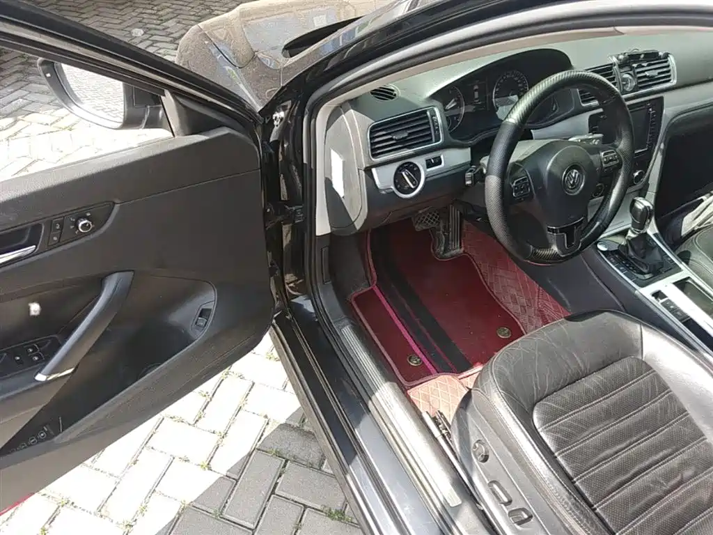 Volkswagen Passat 2014 — фото 16